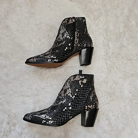*SOLD* Paolo Westly Black Platinum Snake Print Leather Booties, size 6, NEW, NWB - Picture 11 of 16